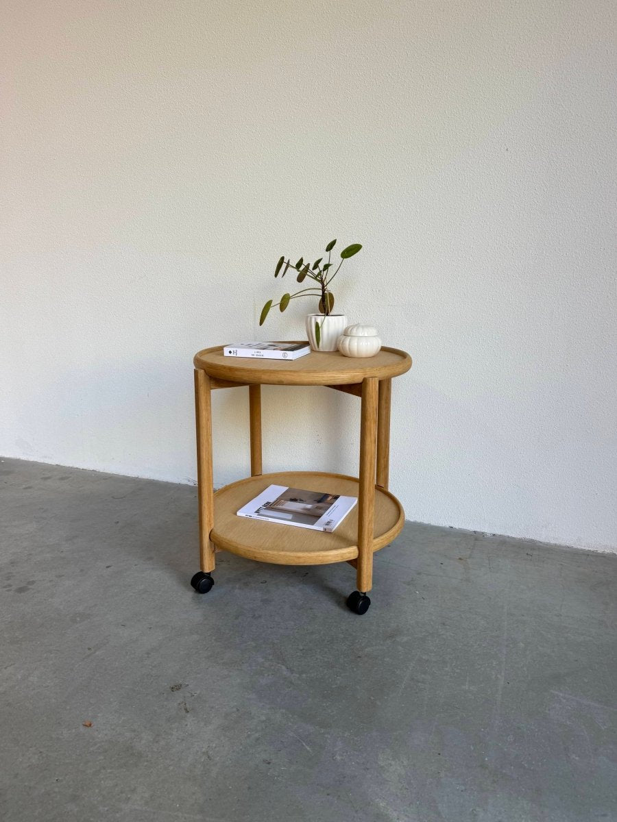 Deense bijzettafel rond eiken - LOUI.STORE