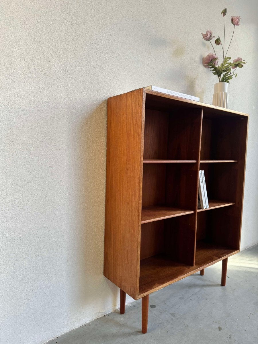 Klein vintage boekenkastje teak - LOUI.STORE