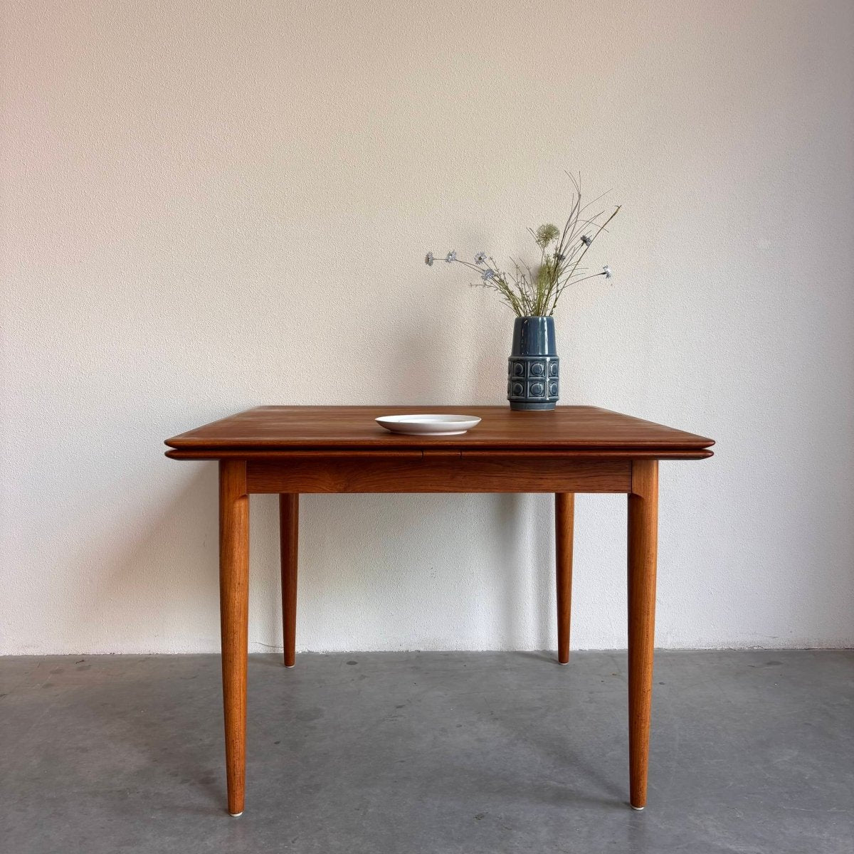 Vintage eettafel vierkant teak - LOUI.STORE