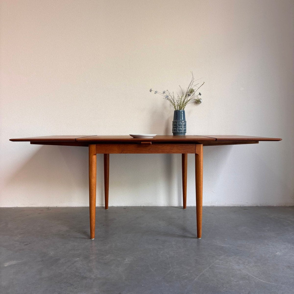 Vintage eettafel vierkant teak - LOUI.STORE