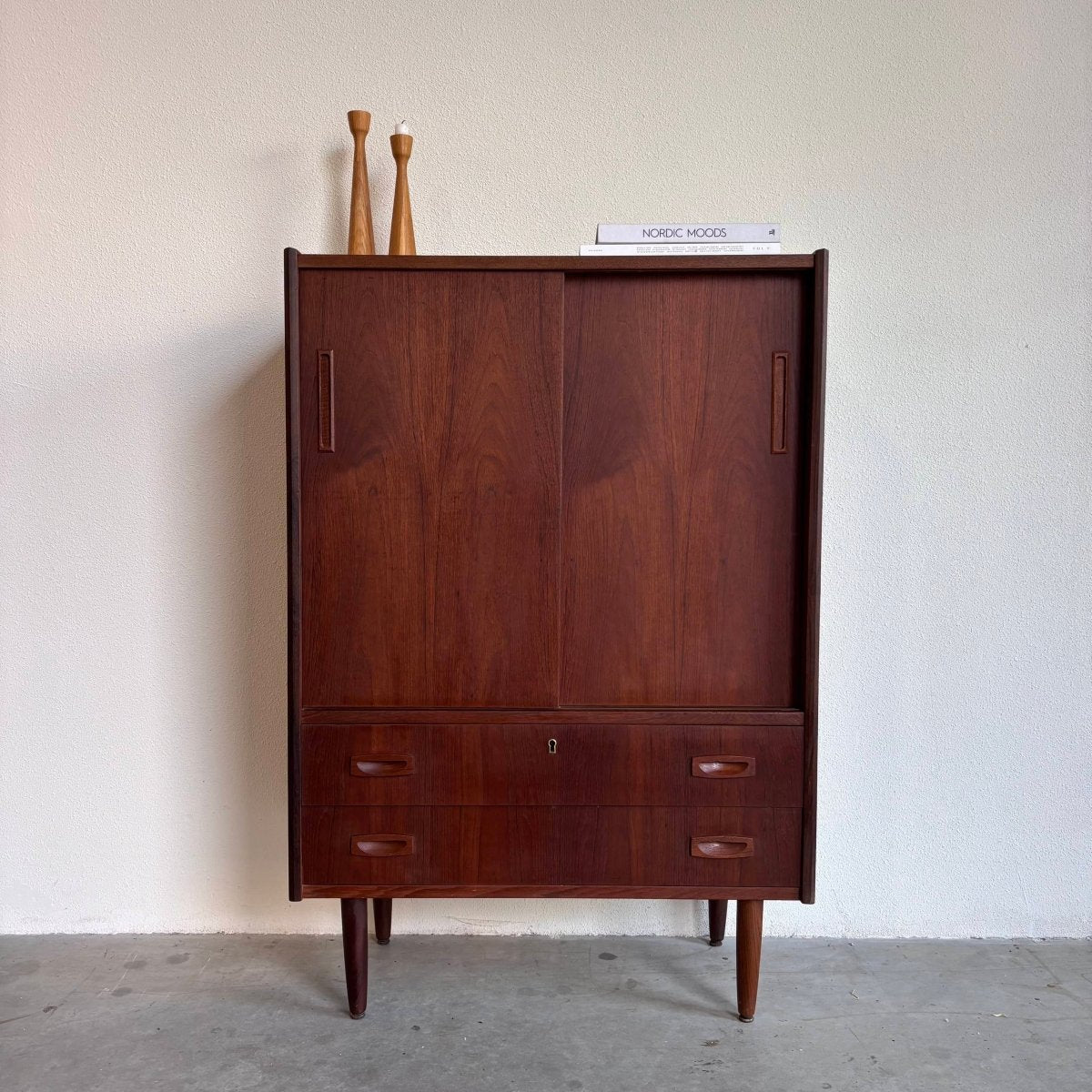 Vintage klein highboard teak - LOUI.STORE