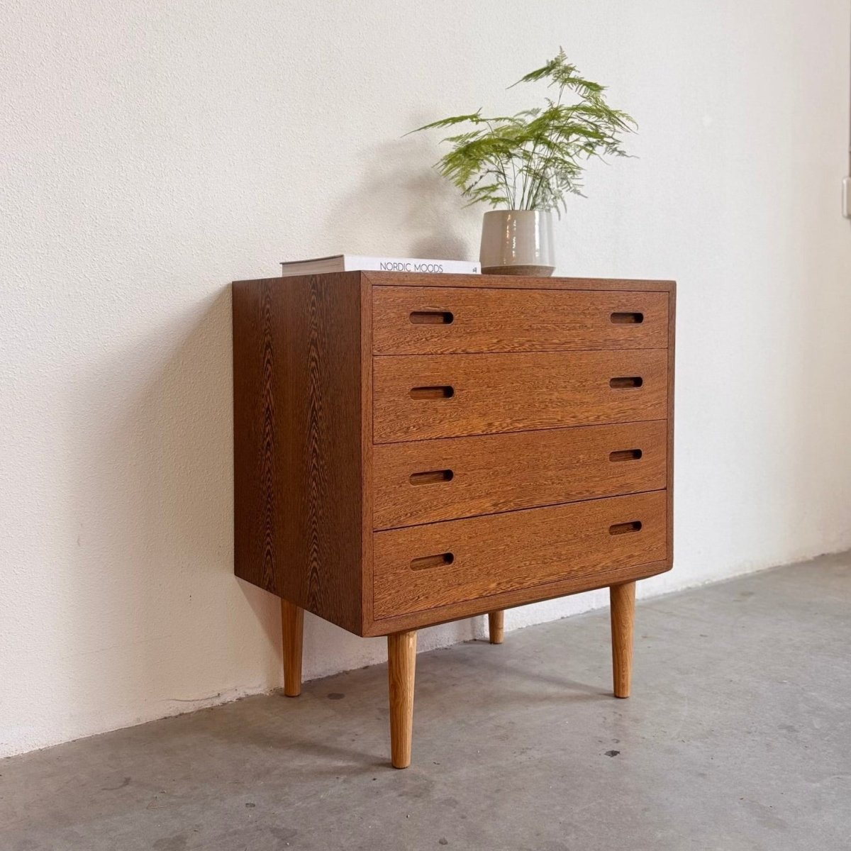 Vintage Hundevad ladekast wengé 4* – LOUI