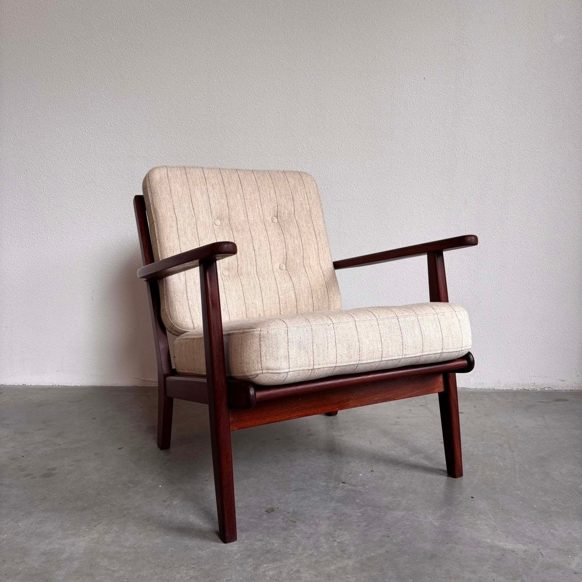Vintage teak fauteuil beige - LOUI.STORE