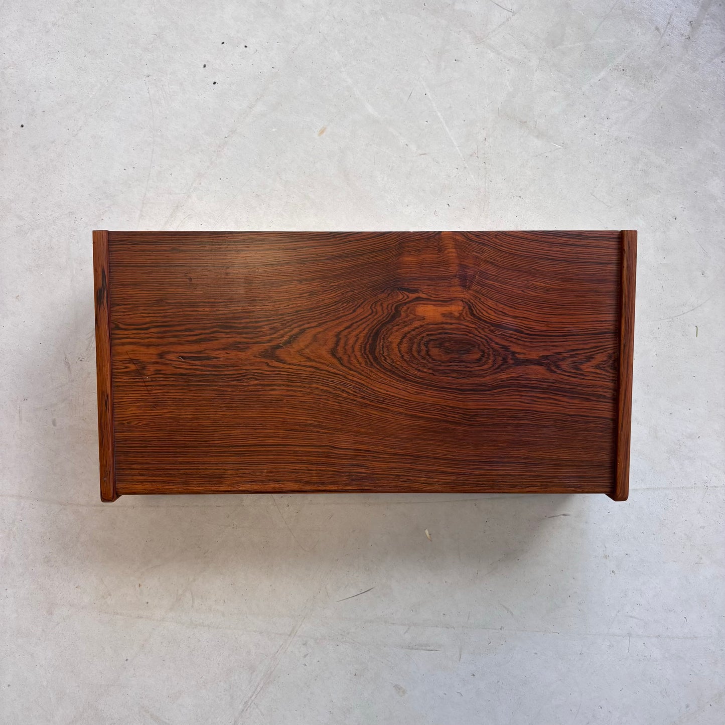 
                  
                    Vintage wandkastje palissander
                  
                
