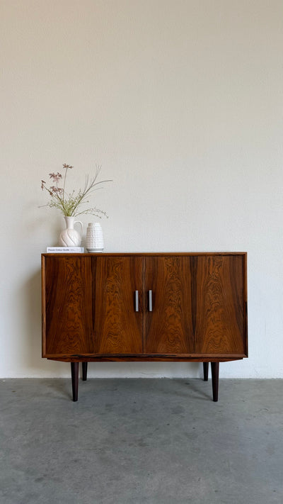 
                  
                    Vintage sideboard palissander met metalen greepjes
                  
                