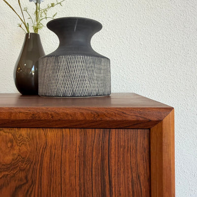 
                  
                    Vintage palissander sideboard met lades en deurtjes
                  
                