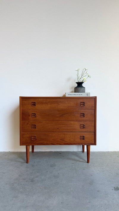 
                  
                    Vintage ladekast 4* teak vierkant handvat
                  
                