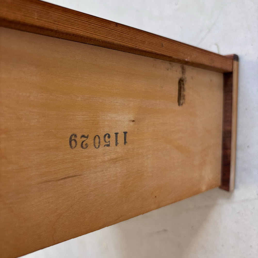 
                  
                    Vintage wandkastje palissander
                  
                