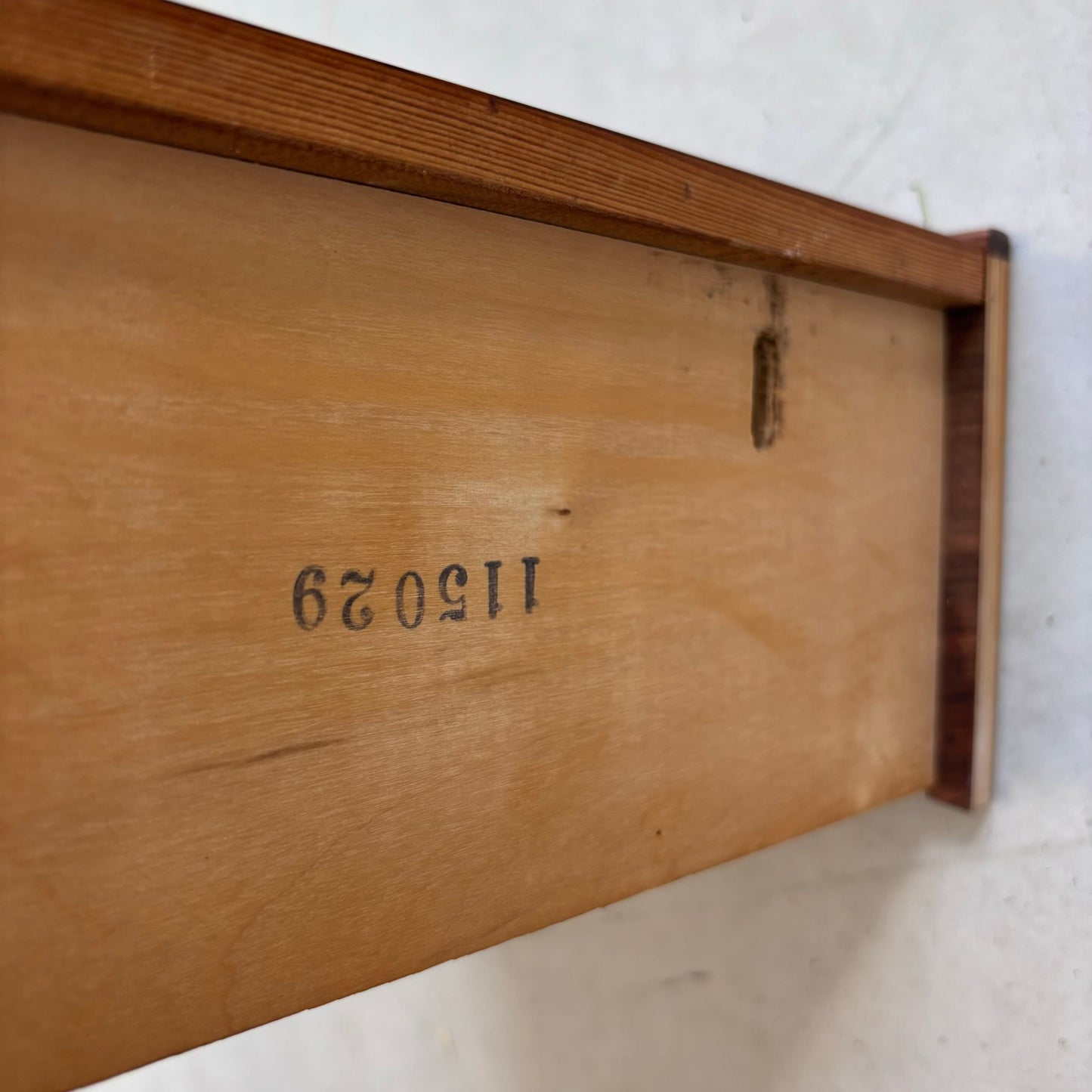 
                  
                    Vintage wandkastje palissander
                  
                