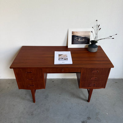 
                  
                    Vintage bureau teak 7 lades
                  
                