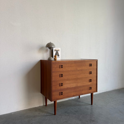 
                  
                    Vintage ladekast 4* teak vierkant knopje
                  
                