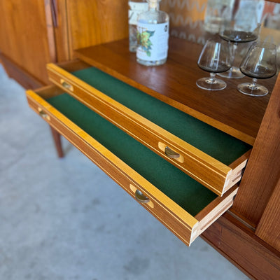 
                  
                    Vintage Deens teak highboard met bar gedeelte
                  
                