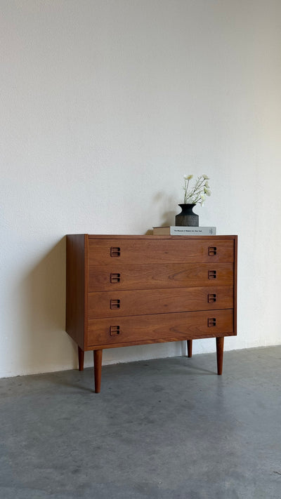 
                  
                    Vintage ladekast 4* teak vierkant handvat
                  
                