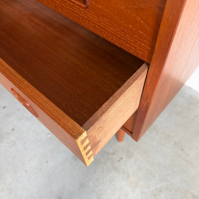 
                  
                    Vintage ladekast 4* teak vierkant handvat
                  
                
