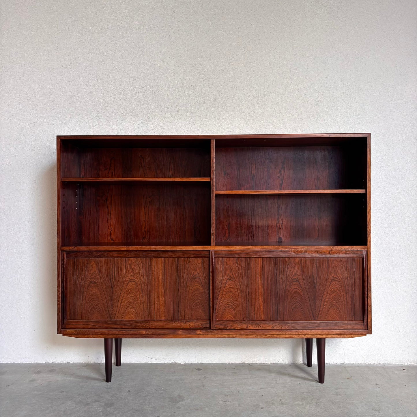 
                  
                    Vintage boekenkast met schuifdeuren palissander
                  
                