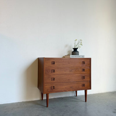 
                  
                    Vintage ladekast 4* teak vierkant handvat
                  
                