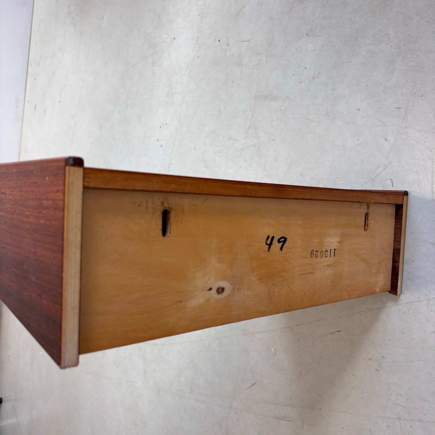 
                  
                    Vintage wandkastje palissander
                  
                