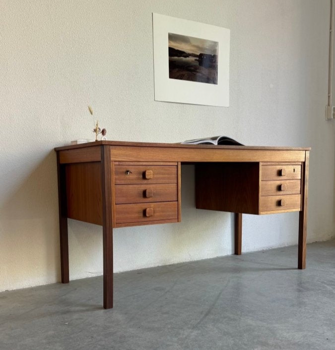 
                  
                    Vintage bureau Domino teak
                  
                
