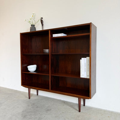 
                  
                    Vintage Hundevad boekenkast in palissander
                  
                