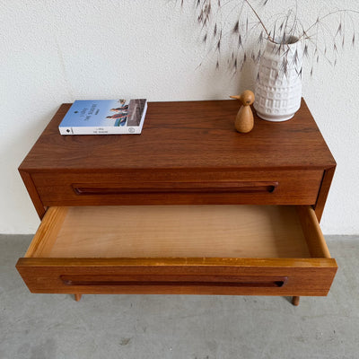 
                  
                    Vintage ladekastje V-frame teak 2*
                  
                