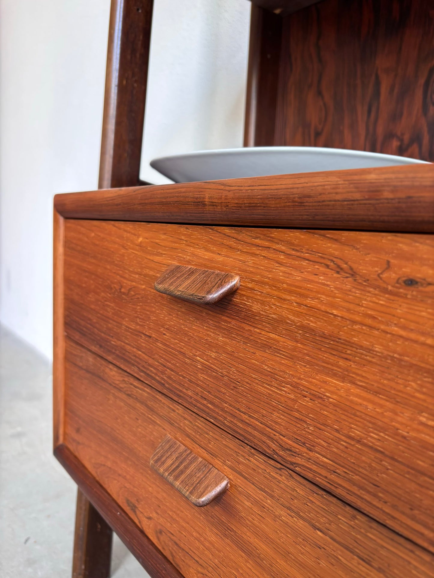 
                  
                    Vintage highboard boekenkast Poul Volther
                  
                