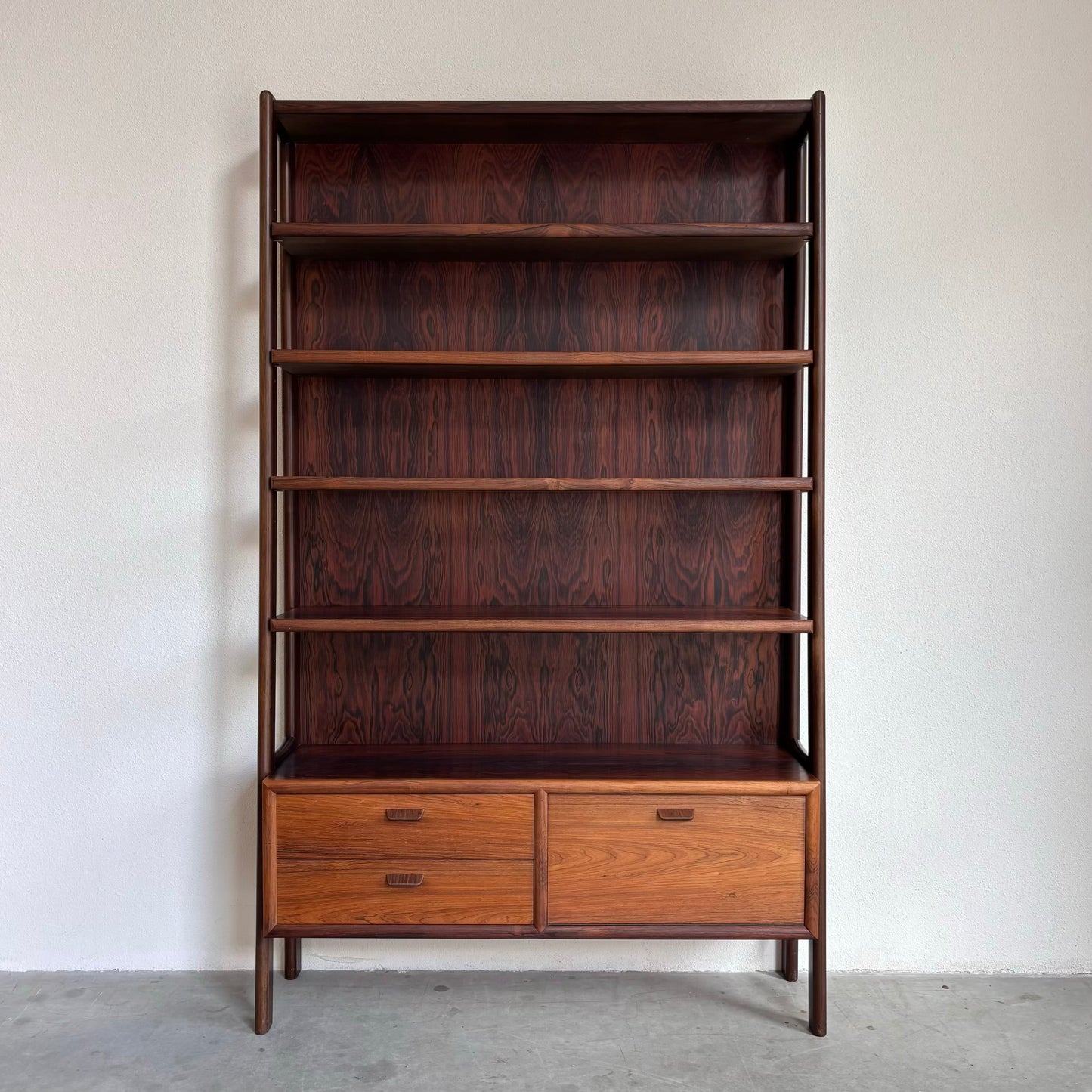 
                  
                    Vintage highboard boekenkast Poul Volther
                  
                