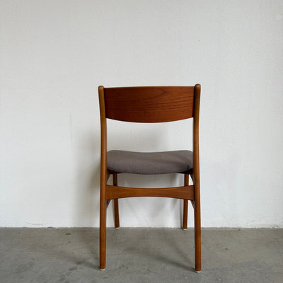 
                  
                    Set 4* vintage eetkamerstoelen teak Faldsled no.66
                  
                
