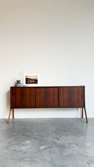 
                  
                    Vintage ondiep sideboard palissander eiken poten
                  
                