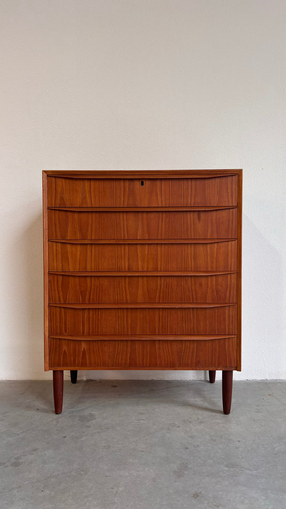 
                  
                    Vintage ladekast teak 6*
                  
                