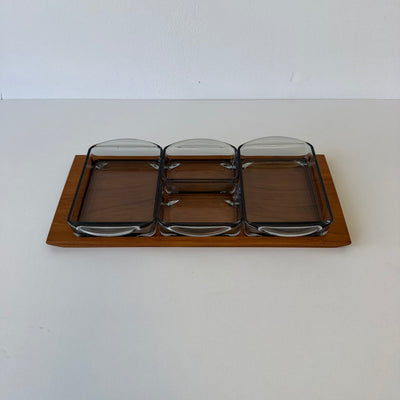 
                  
                    Vintage serveerschaaltje teak met 4 glazen bakjes
                  
                