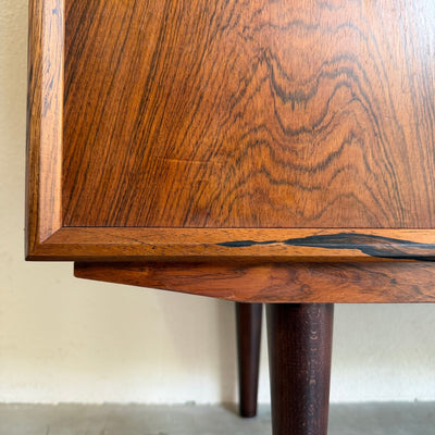
                  
                    Vintage sideboard palissander met metalen greepjes
                  
                