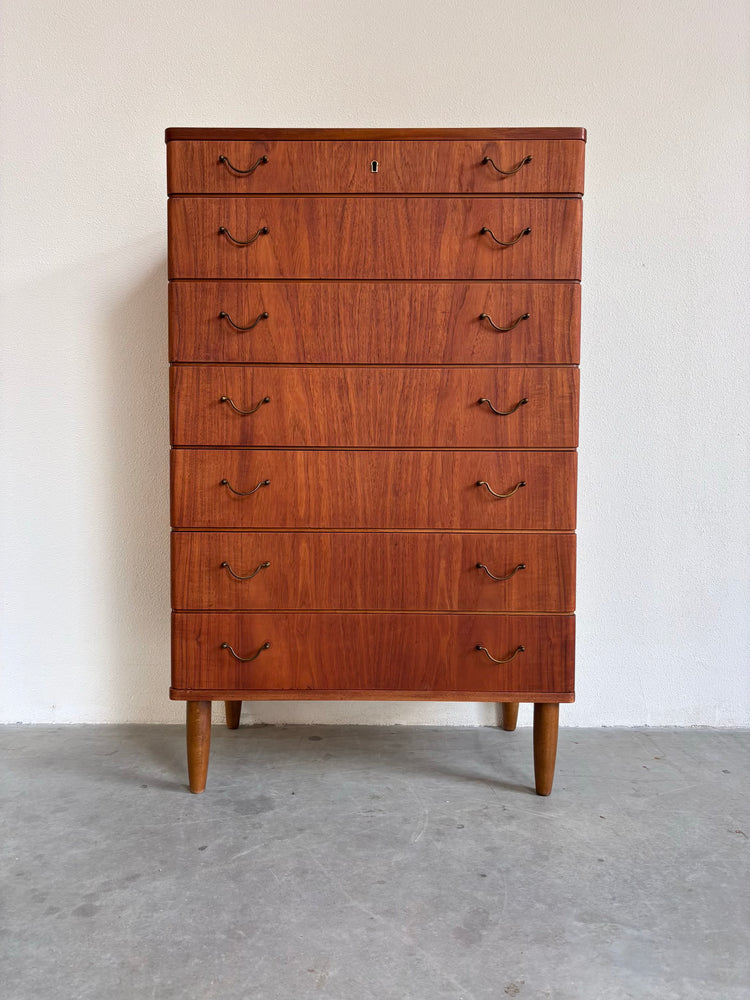 
                  
                    Vintage ladekast metalen greepje
                  
                