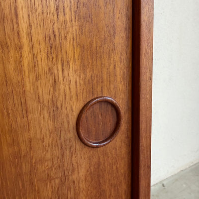
                  
                    Vintage teak Kai Kristiansen sideboard schuifdeurtjes
                  
                