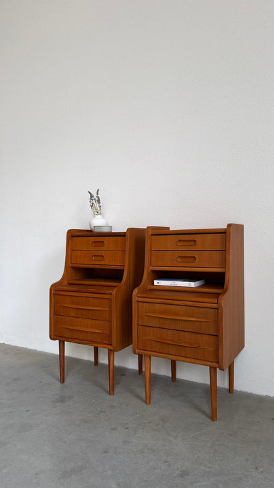 
                  
                    Set nachtkastje teak hoog
                  
                