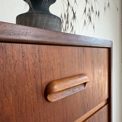 
                  
                    Vintage ladekast 7* teak met lichtere lijn
                  
                