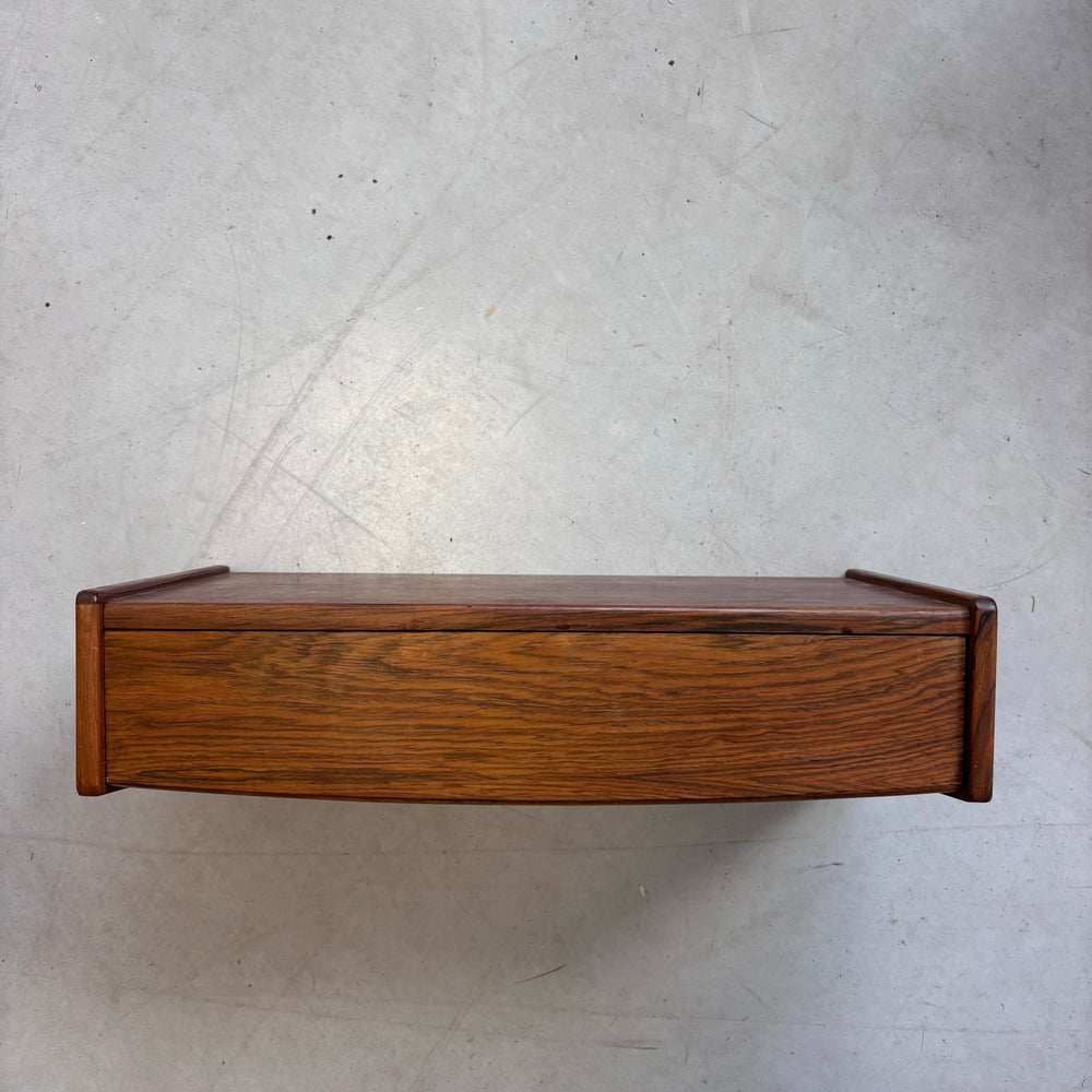 
                  
                    Vintage wandkastje palissander
                  
                