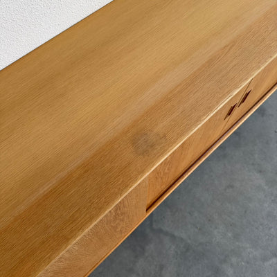 
                  
                    Vintage eiken lowboard schuifdeuren
                  
                