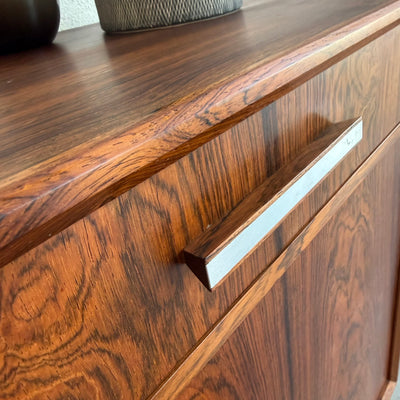 
                  
                    Vintage palissander sideboard met lades en deurtjes
                  
                