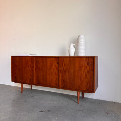 
                  
                    Vintage lowboard teak 3 schuifdeuren
                  
                
