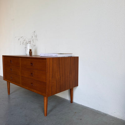 
                  
                    Vintage dubbele ladekast Brouer teak
                  
                