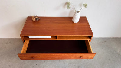 
                  
                    Vintage sideboard 2 lades en open vakken teak
                  
                