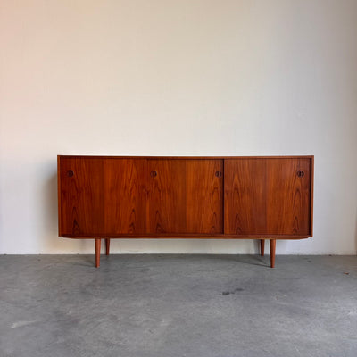 
                  
                    Vintage lowboard teak 3 schuifdeuren
                  
                