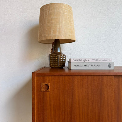 
                  
                    Deens laag sideboard teak met schuifdeurtjes
                  
                