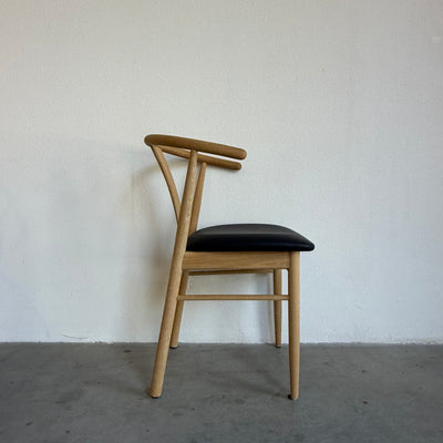 
                  
                    Set van 6 eiken Deense eetkamerstoelen
                  
                