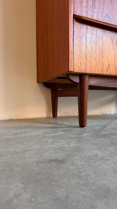 
                  
                    Vintage ladekast opstaande rand teak 6*
                  
                