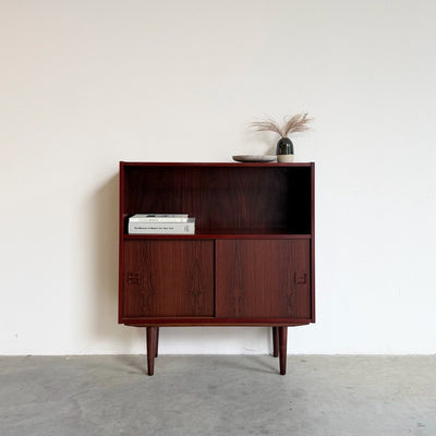 
                  
                    Vintage boekenkastje schuifdeurtjes palissander
                  
                