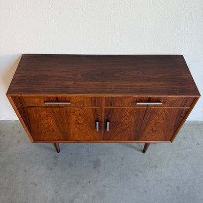 
                  
                    Vintage palissander sideboard met lades en deurtjes
                  
                