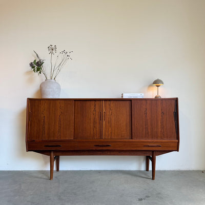 
                  
                    Vintage highboard schuifdeuren en lades palissander
                  
                