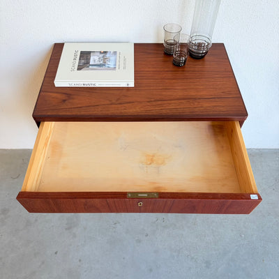 
                  
                    Vintage ladekastje Genega Møbler teak
                  
                