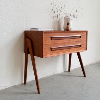 
                  
                    Vintage ladekastje V-frame teak 2*
                  
                